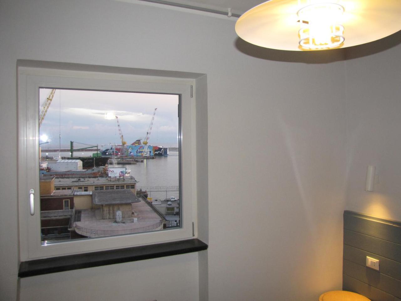 Aquarium Rooms Генуа Екстериор снимка